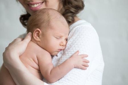 آغوش والدین معجونی برای آرامش نوزادان است
