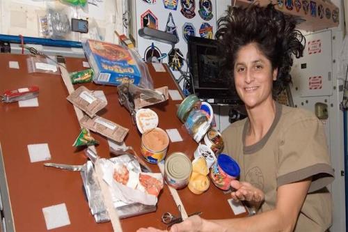 منوی غذا ایستگاه فضایی بین المللی چگونه است؟