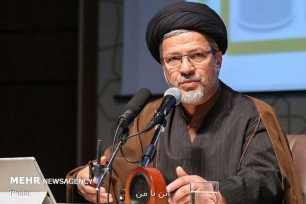 از رنجیدن برخی از دانشجویان و اساتید ناراحتیم