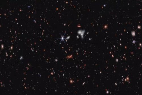 کشف دوردست ترین سیاه چاله کلان جرم فعال در داده های تلسکوپ جیمز وب