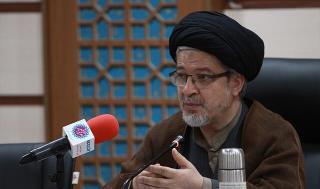 نباید تفكر و نگاه بت واره به فناوری داشت و تسلیم جبر فناوری شد، انسان قدرتمندتر از فناوری است
