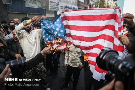 جنبش دانشجویی استكبارستیزی را عین عقلانیت و حفظ منافع ملی می داند
